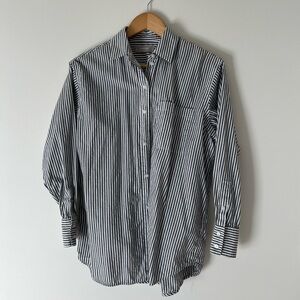 Everlane Oxford Button Up in Charcoal Pinstripe
